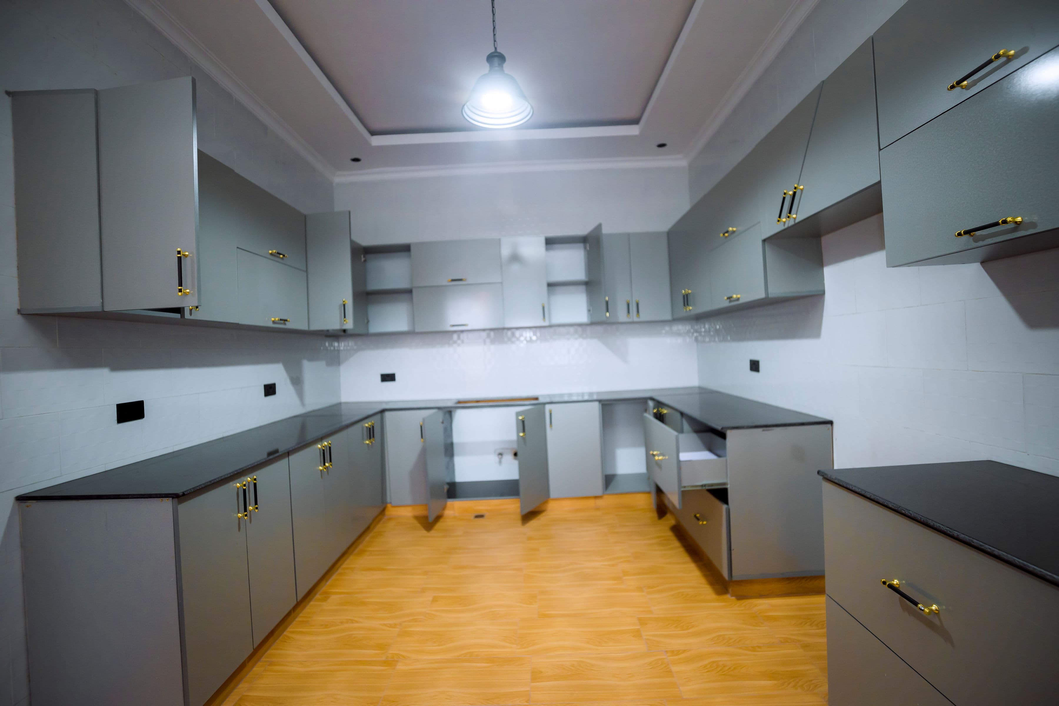 Luxury 8 Bedroom Apartment Building for Sale – Kimihurura, Kigali - photo 3