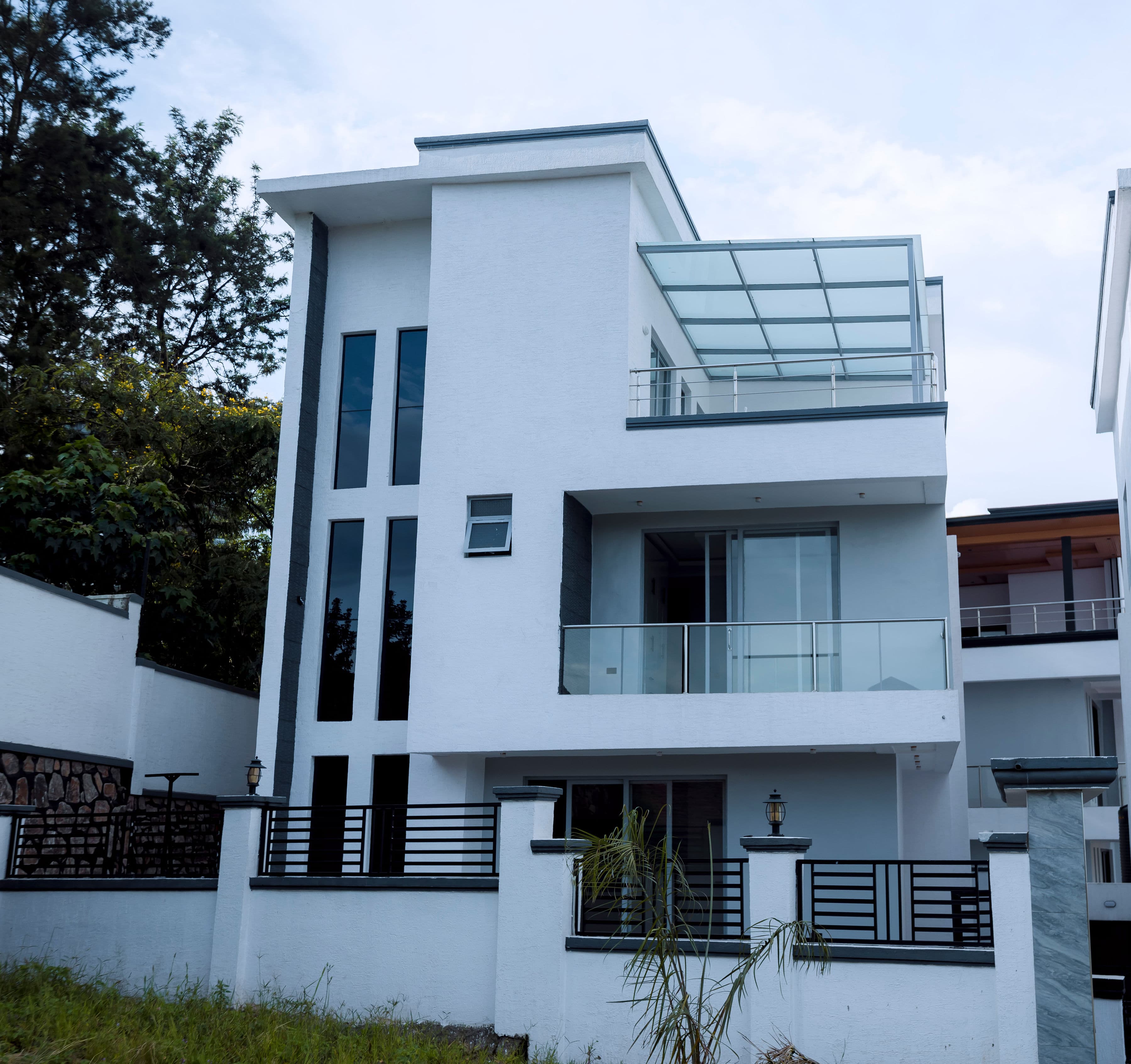 Luxury 6 Bedroom Apartment with Private Balconies – Near Convention Center, Kimihurura