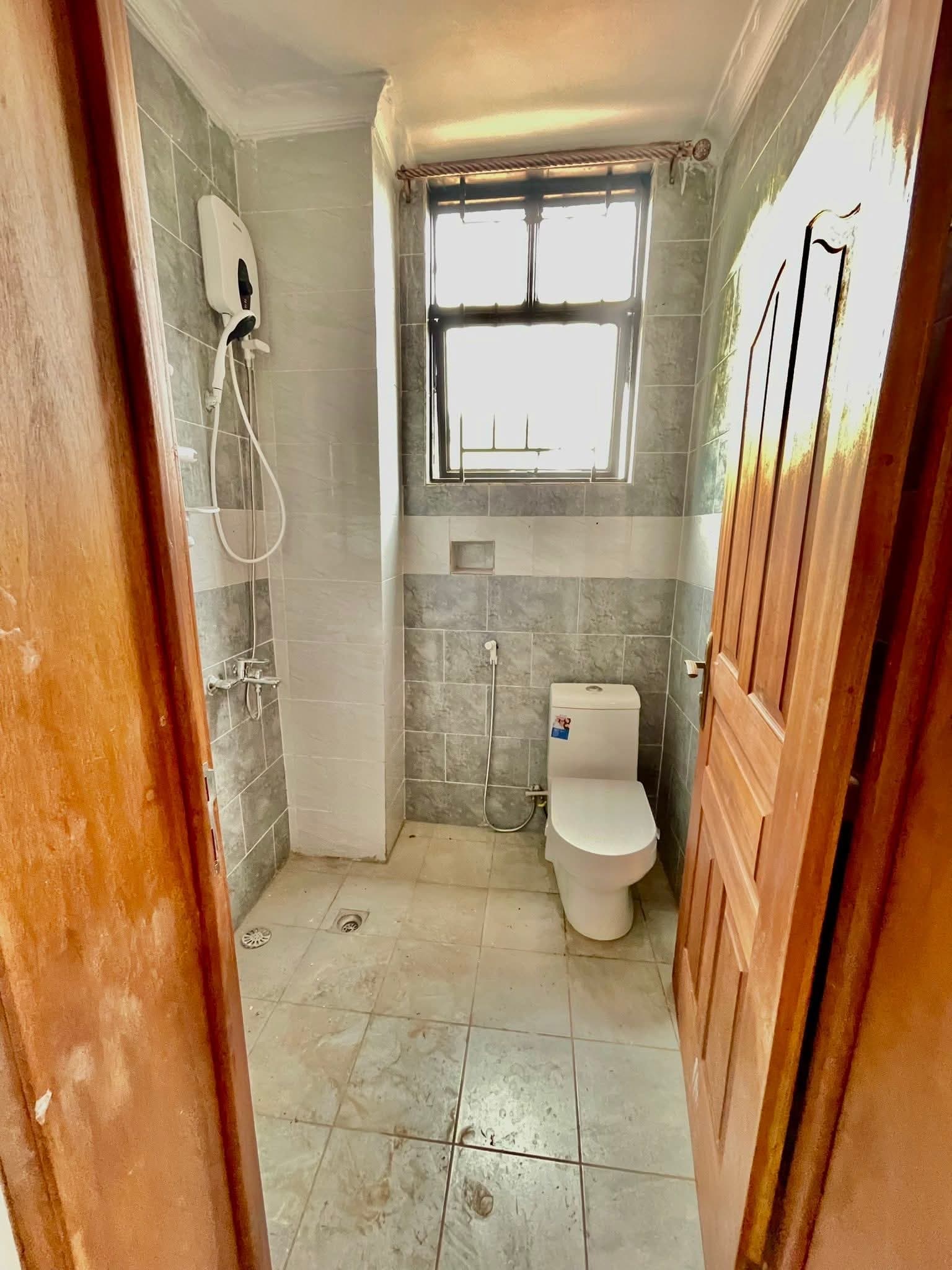 Unfinished house for rent in 📍 kicukiro muyange 700$(1,000,000Rwf) - photo 4