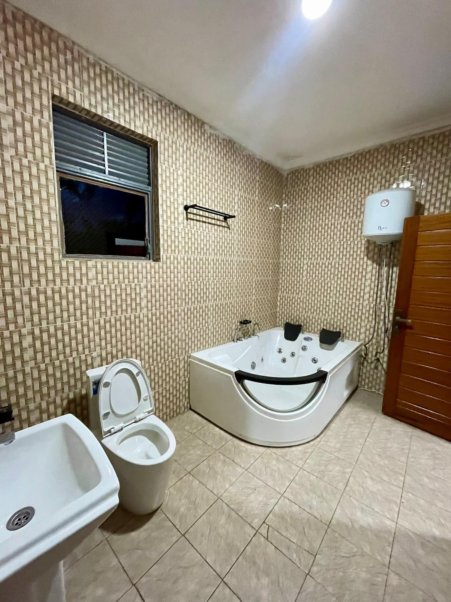 Furnished duplex House For.Rent. At kicukiro kagarama in good neighborhood - photo 5