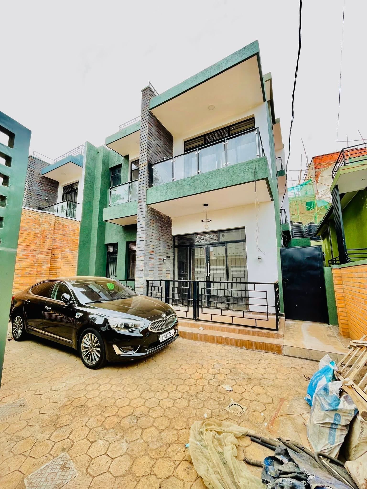 Unfinished house for rent in 📍 kicukiro muyange 700$(1,000,000Rwf) - photo 1